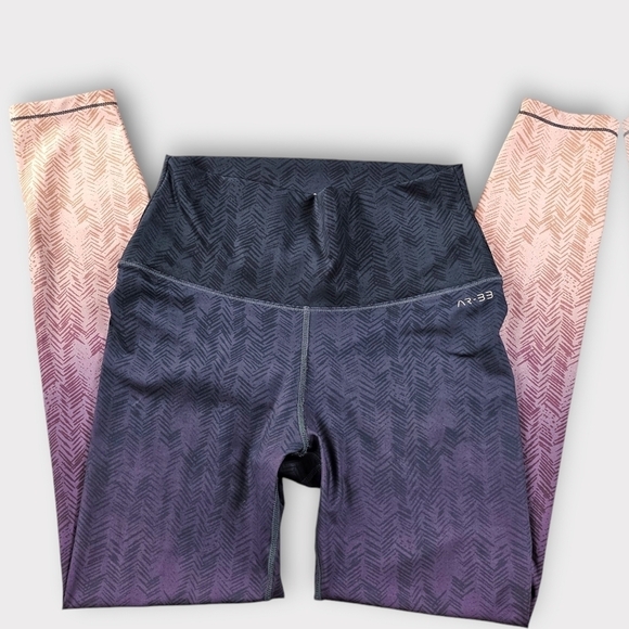 AR-33 Alpha High Rise 7/8 Purple Pink Ombré Leggings - Picture 4 of 12